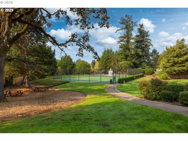 4592 Nw OAKPOINT Way, Portland, OR 97229