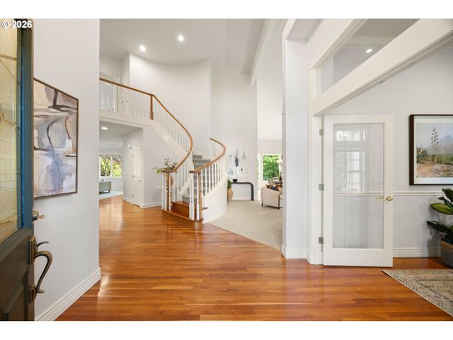 4592 Nw OAKPOINT Way, Portland, OR 97229