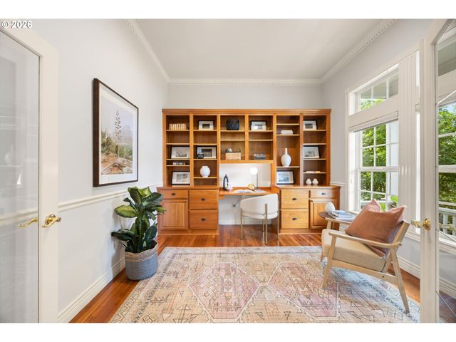 4592 Nw OAKPOINT Way, Portland, OR 97229