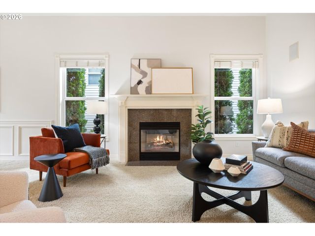 4592 Nw OAKPOINT Way, Portland, OR 97229