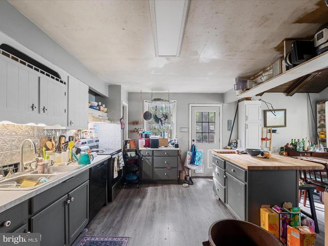 105 CHESTNUT LN, Harpers Ferry, WV 25425
