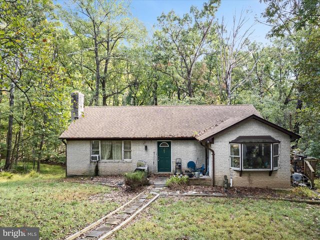 105 CHESTNUT LN, Harpers Ferry, WV 25425