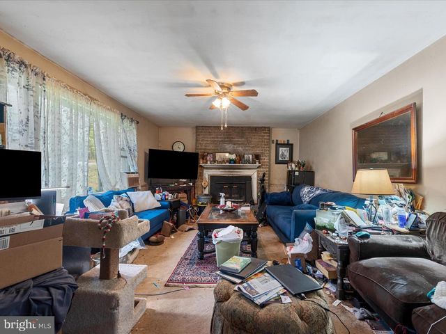 105 CHESTNUT LN, Harpers Ferry, WV 25425