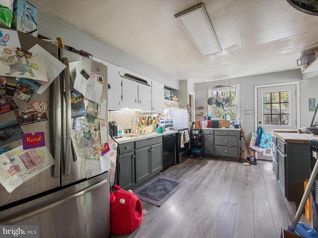 105 CHESTNUT LN, Harpers Ferry, WV 25425