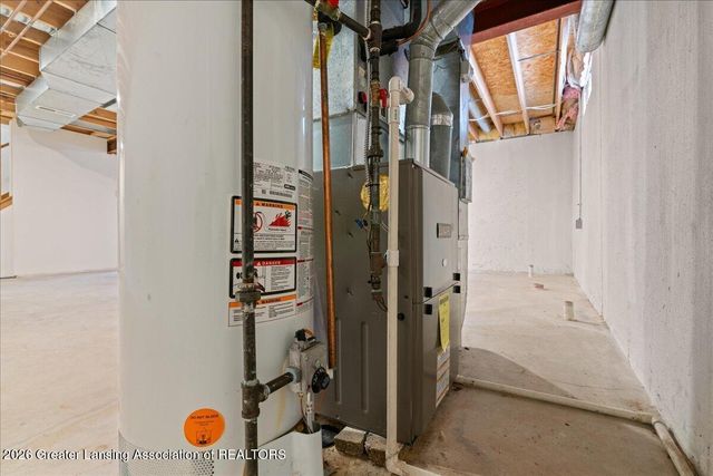 1110 Powderhorn, Lansing, MI 48917