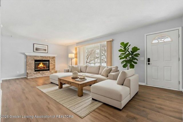 1110 Powderhorn, Lansing, MI 48917