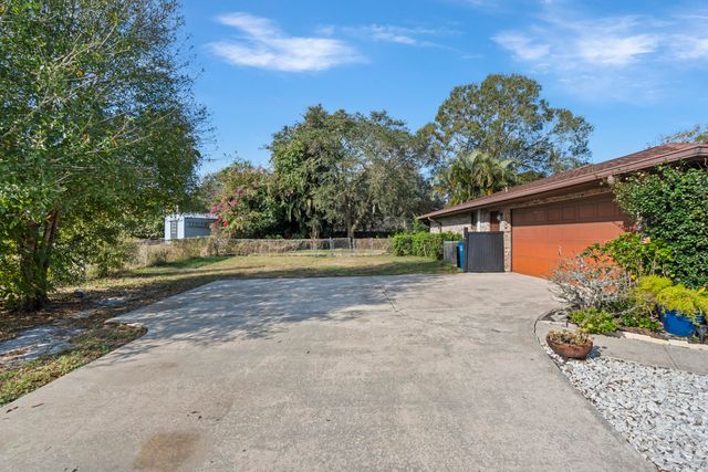874 Gabriel Avenue NE, Palm Bay, FL 32907