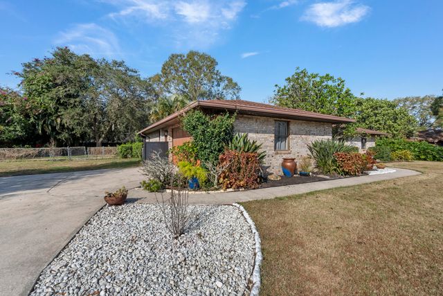 874 Gabriel Avenue NE, Palm Bay, FL 32907