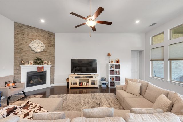 11836 Prudence Drive, Fort Worth, TX 76052