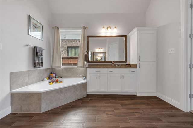 11836 Prudence Drive, Fort Worth, TX 76052