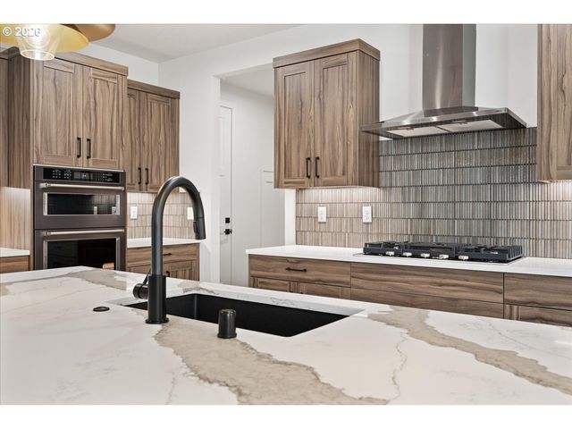 16803 Ne 38TH Ave, Vancouver, WA 98686