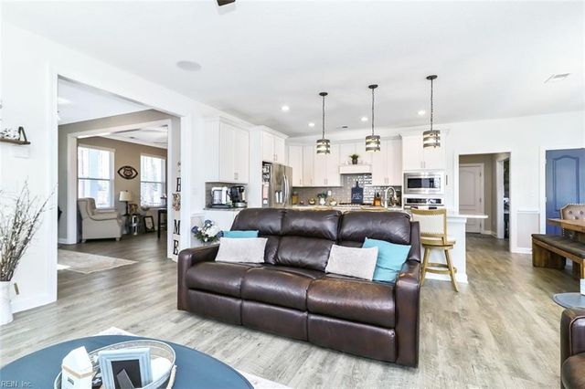 221 Wilson DR, Chesapeake, VA 23322