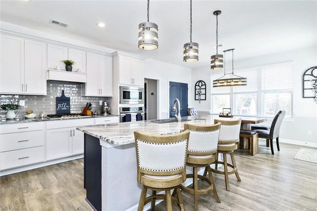 221 Wilson DR, Chesapeake, VA 23322