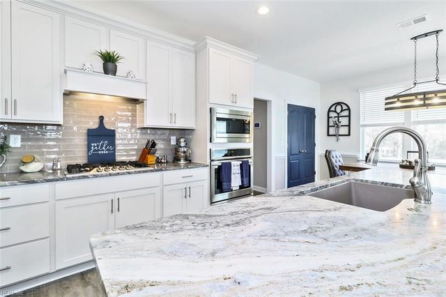 221 Wilson DR, Chesapeake, VA 23322