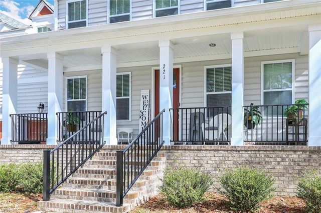 221 Wilson DR, Chesapeake, VA 23322