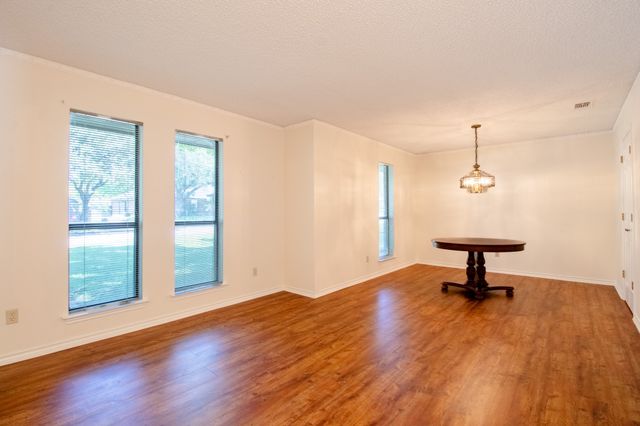 1115 Deer Ridge Drive, Duncanville, TX 75137