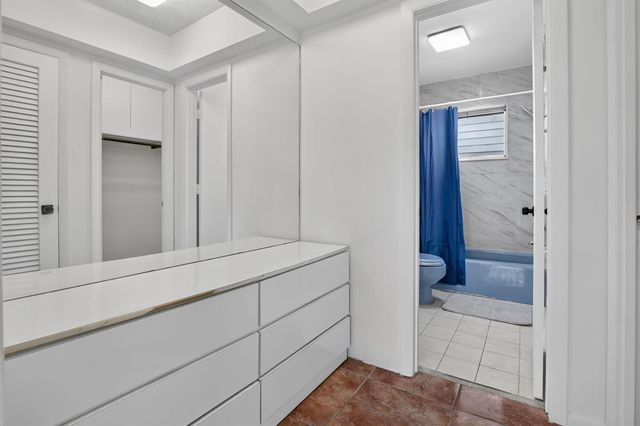 2200 PARK Lane 208, Hollywood, FL 33021
