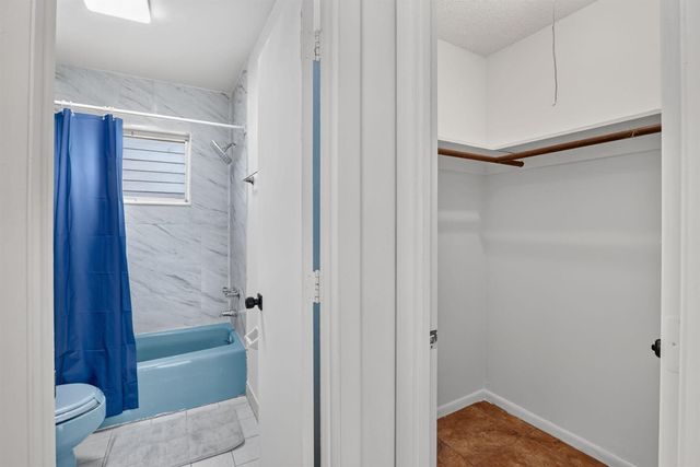 2200 PARK Lane 208, Hollywood, FL 33021