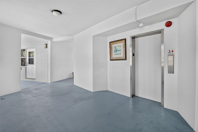 2200 PARK Lane 208, Hollywood, FL 33021
