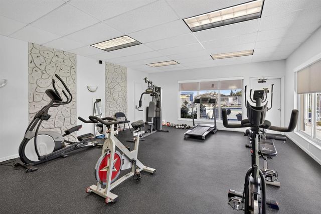2200 PARK Lane 208, Hollywood, FL 33021