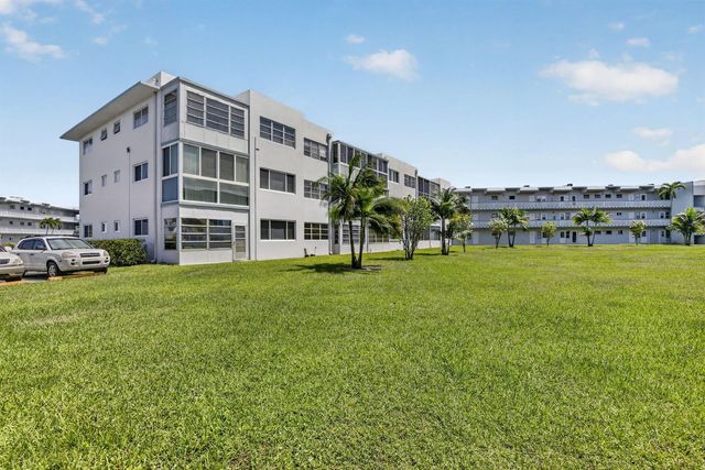 2200 PARK Lane 208, Hollywood, FL 33021