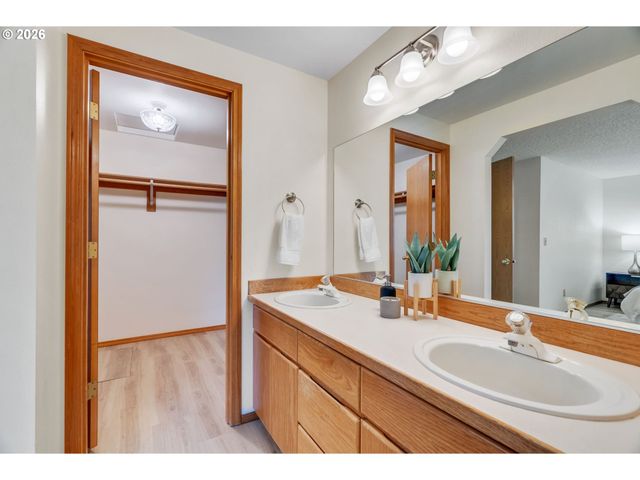 10320 Nw 12th, Vancouver, WA 98685