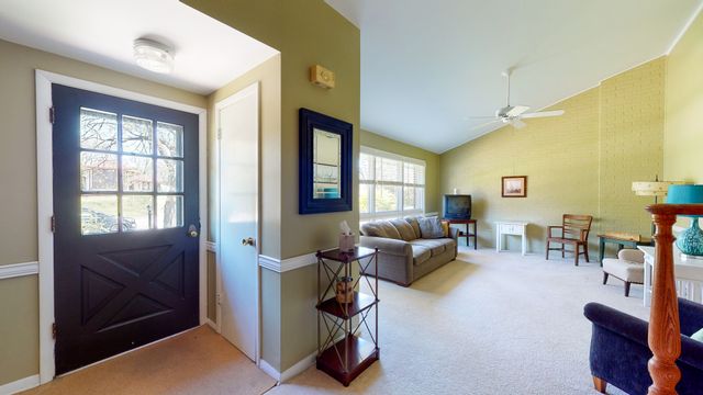 2774 Crawford Avenue, Evanston, IL 60201