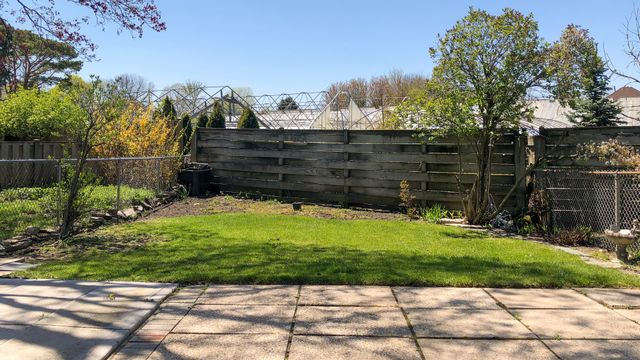 2774 Crawford Avenue, Evanston, IL 60201