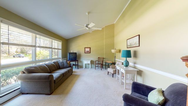 2774 Crawford Avenue, Evanston, IL 60201