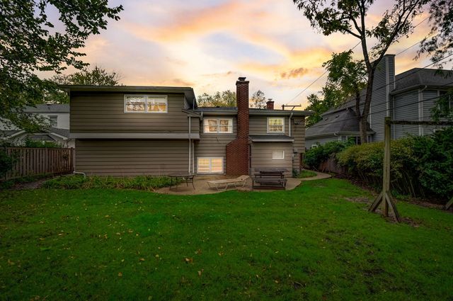 1326 Meadow Lane, Deerfield, IL 60015