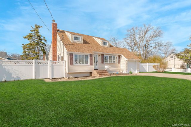385 Irving Street, Central Islip, NY 11722