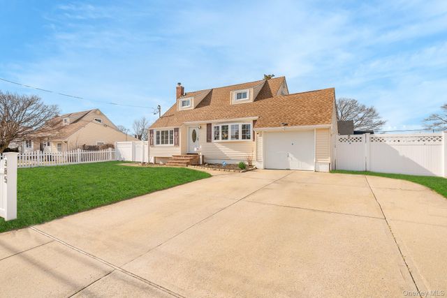 385 Irving Street, Central Islip, NY 11722