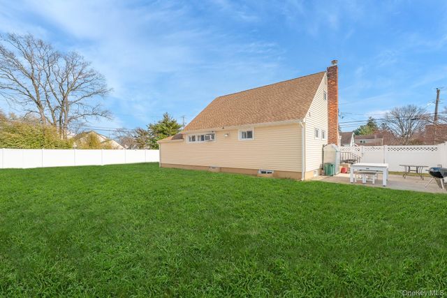 385 Irving Street, Central Islip, NY 11722
