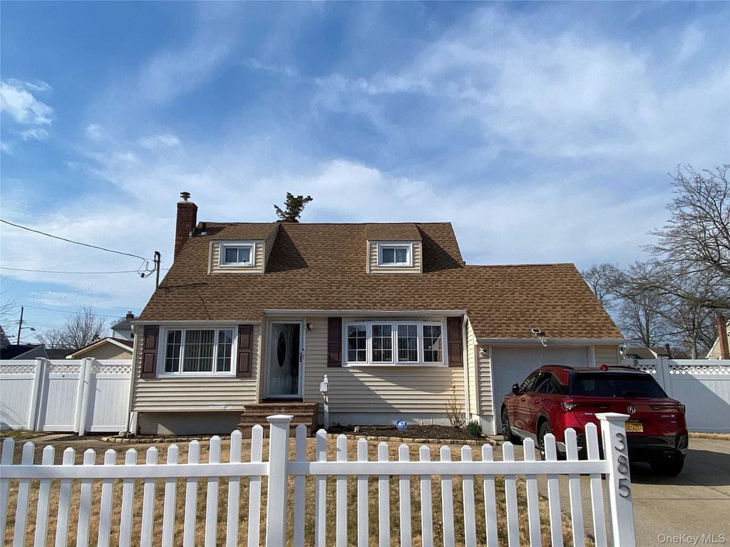 385 Irving Street, Central Islip, NY 11722