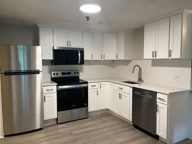 61 Spencer Rd 24I, Boxborough, MA 01719