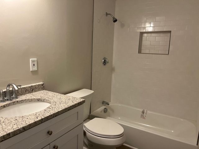 61 Spencer Rd 24I, Boxborough, MA 01719