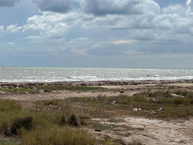 2424 Canal Drive, Sargent, TX 77414