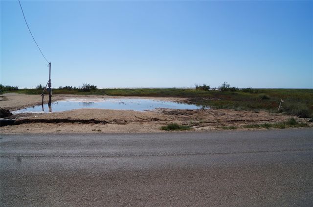 2424 Canal Drive, Sargent, TX 77414