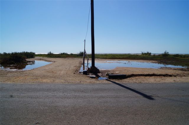 2424 Canal Drive, Sargent, TX 77414