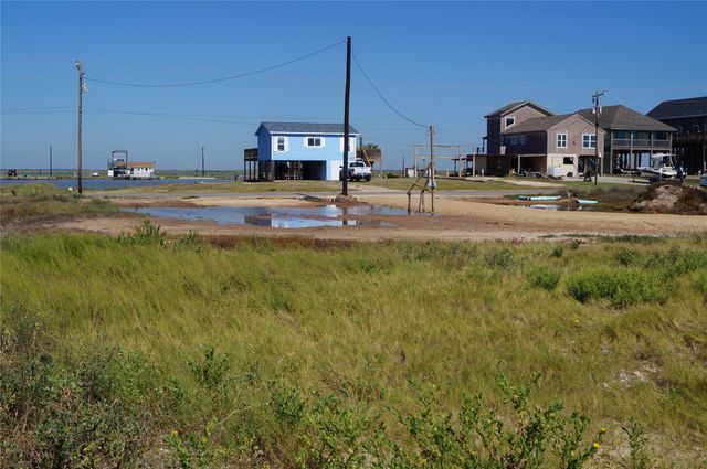 2424 Canal Drive, Sargent, TX 77414