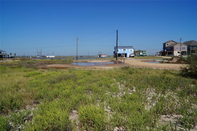 2424 Canal Drive, Sargent, TX 77414