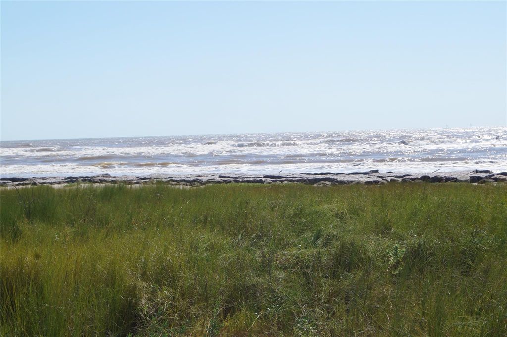 2424 Canal Drive, Sargent, TX 77414