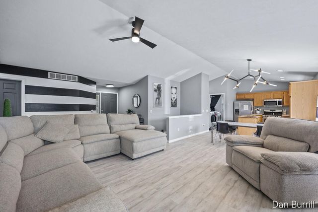 2896 Barcroft Drive, Wyoming, MI 49418