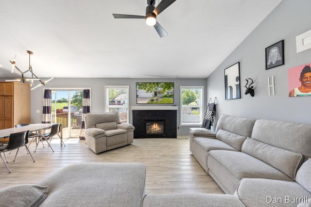 2896 Barcroft Drive, Wyoming, MI 49418