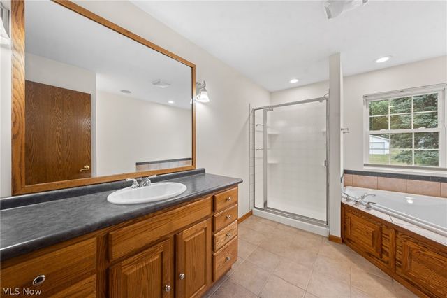 25 S Van Buren Avenue, Barberton, OH 44203