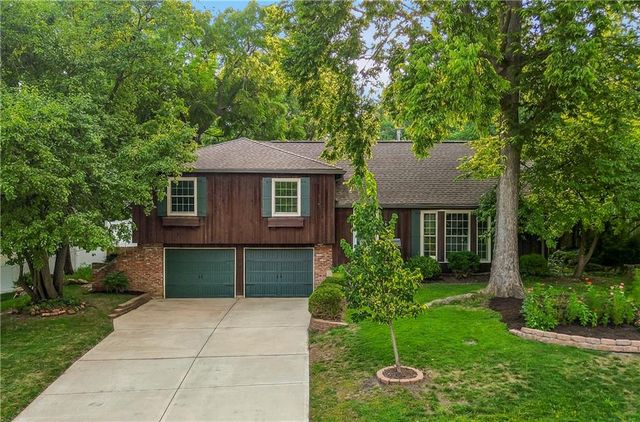 10006 Linden Street, Overland Park, KS 66207