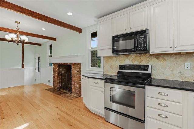 10006 Linden Street, Overland Park, KS 66207