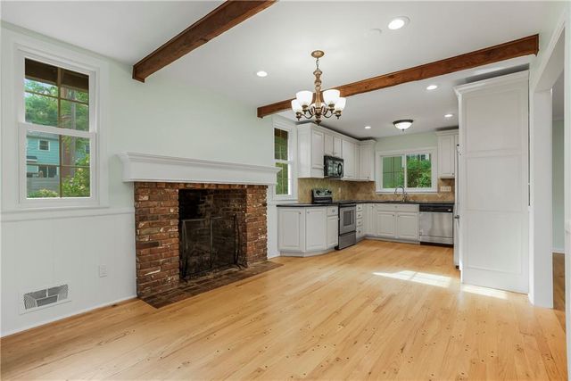10006 Linden Street, Overland Park, KS 66207