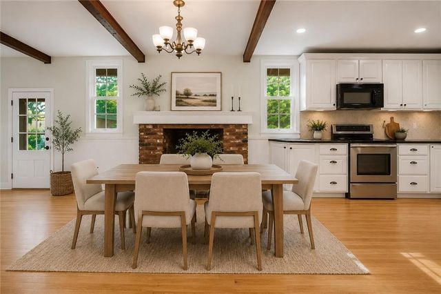 10006 Linden Street, Overland Park, KS 66207