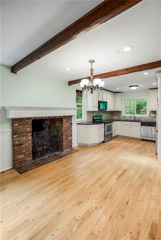10006 Linden Street, Overland Park, KS 66207